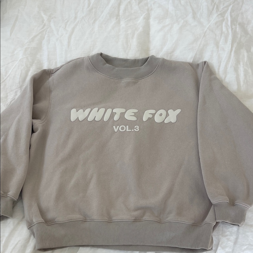 White Fox crew neck sweatshirt - Picture 2 of 3